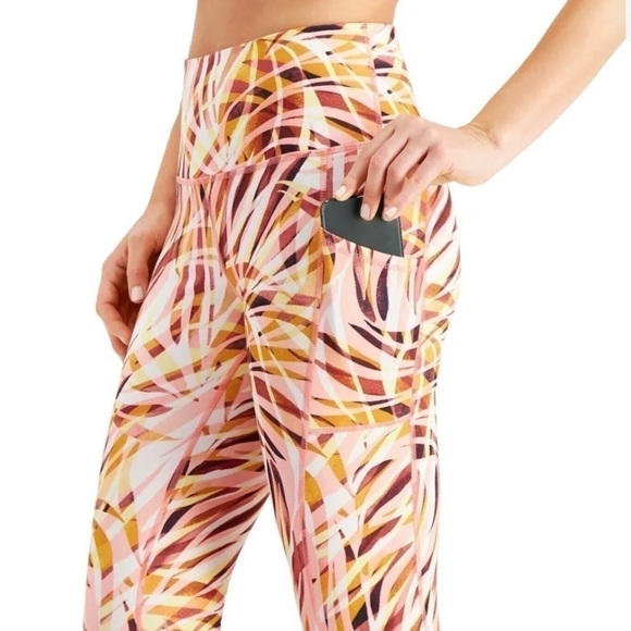 𝅺women's Ideology Performance Compression Printed Cropped Leggings-NWT - Picture 2 of 5